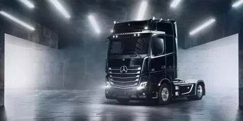 Mercedes представил тягач Actros L в эксклюзивной спецверсии Mercedes представил тягач Actros L в эксклюзивной спецверсии